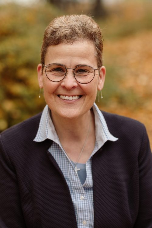 Schulsekretärin Jacqueline Götz